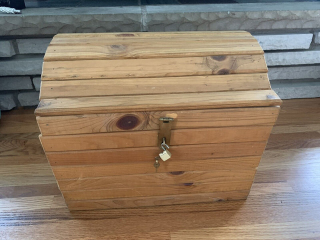 Small Cedar Trunk for Sale in Home Décor & Accents in Chatham-Kent