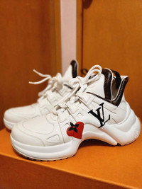 Louis Vuitton Archlight Sneaker 37.5