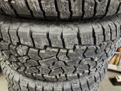 2657017 motomaster eliminator only used a week new condition 750 firm..serious inquiries only please...