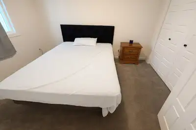 ✨ Spacious Room for Rent – $850 (All Inclusive) | Available immediately ✨ 1 spacious room with a que...