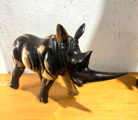 Sculpture de rhinocéros