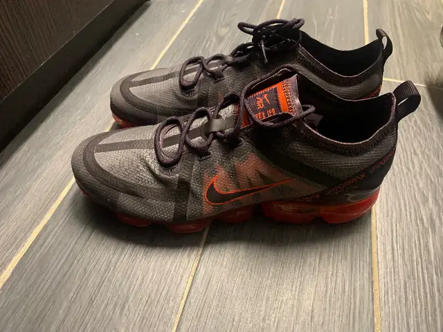 Nike Air Vapormax Plus men shoes size 10 in Tennis & Racquet in City of Toronto - Image 2
