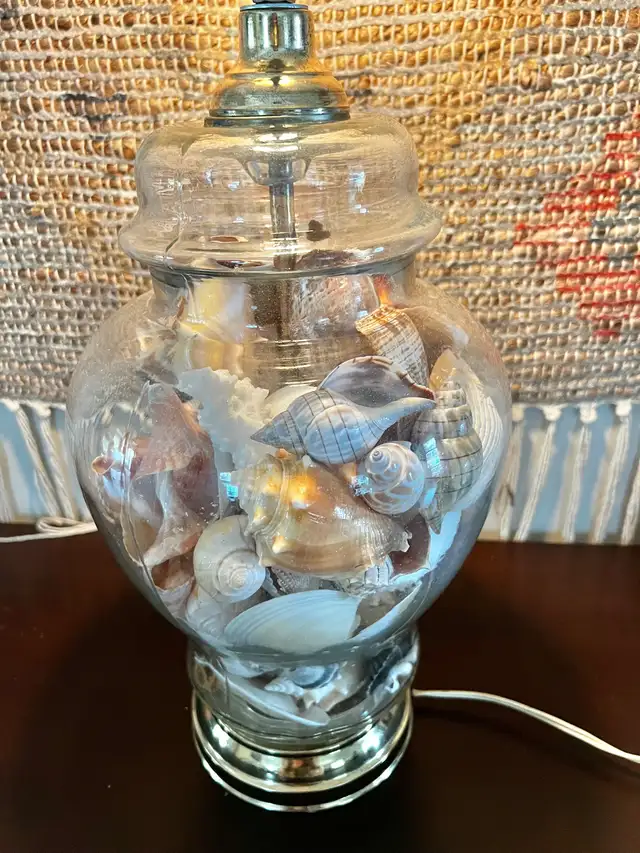 Vintage  lamp in Indoor Lighting & Fans in Windsor Region - Image 4