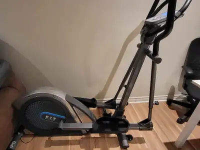 Exerciseur Elliptique de Qualité Grand E13 Comme Neuf !!!, View more