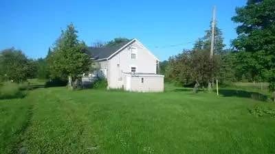 Madoc Farm House for rent 4