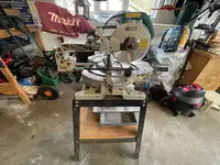 Makita compund mitter saw with stand and roller side extension
