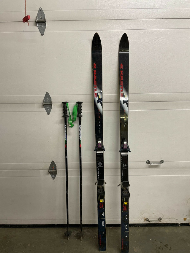 Ski alpin Kastle et bâtons dans Ski  à Trois-Rivières - Image 4