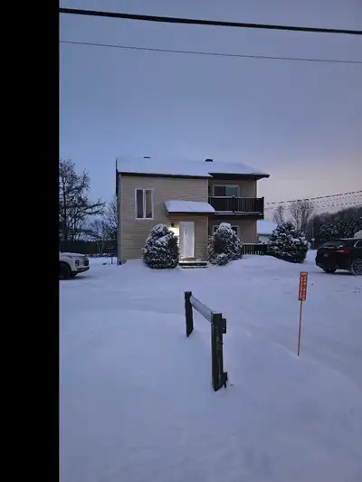 4½ à louer – Secteur Chantier maritime | Proximité Davis et UQAR Libre immédiatement Beau logement 4...