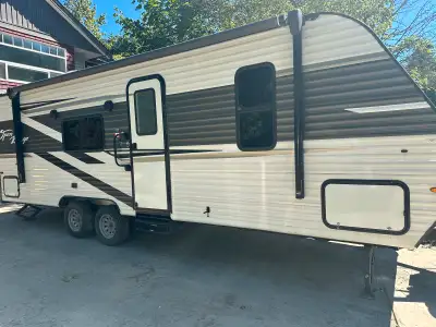 2022 Keystone Open range Perfect for family camping. Our trailer has bunk beds, table conversion bed...