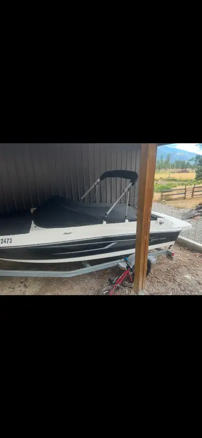 2015 bayliner 175 6 seater Comes with tube, ski’s,wakeboard 17”,19”,21” propeller Summer cover