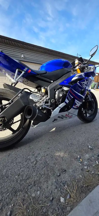 09 yamaha r6. 14,xxxk. Everything is stock except fairings and full leo vince exhaust. Currently it...