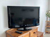 LG 32LH20 High Def  LCD TV