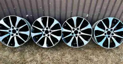 Set of 4 Aluminum Alloy Rims 17" x 7.5 factory OEM Type of Tires: 235/65 R17 10-spoke alloy layout R...