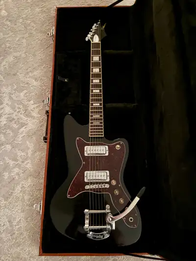 Silvertone Reissue 1478 Electric Guitar, View more