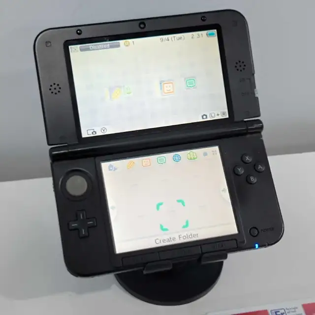 Nintendo 3DS XL + Pokemon Omega Ruby & Sun in Nintendo DS in City of Toronto - Image 4