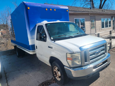 PRICED TO SELL! 2010 FORD E-450 DIESEL CUTAWAY CUBE TRUCK/VAN!