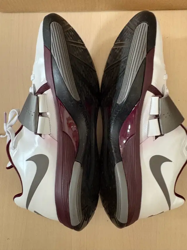 Very Rare Nike Zoom KD IVPromo Sneakers St.Benedict's Gray Bees in Men's Shoes in Oakville / Halton Region - Image 9