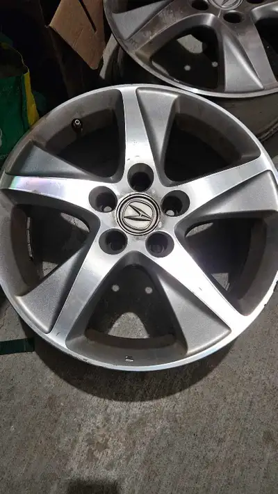 17 x 7.5" Enkei alloy rims ET 55 5 x 114.3 mm bolt pattern 64.1 mm center bore Came off a 2012 Acura...