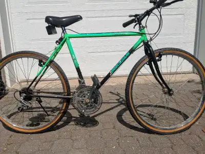 Vélo de montagne , View more