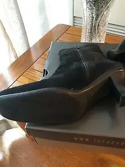 La Canadienne BLACK Suede Leather Ankle Boots - Made in Canada in Women's - Shoes in City of Toronto - Image 6
