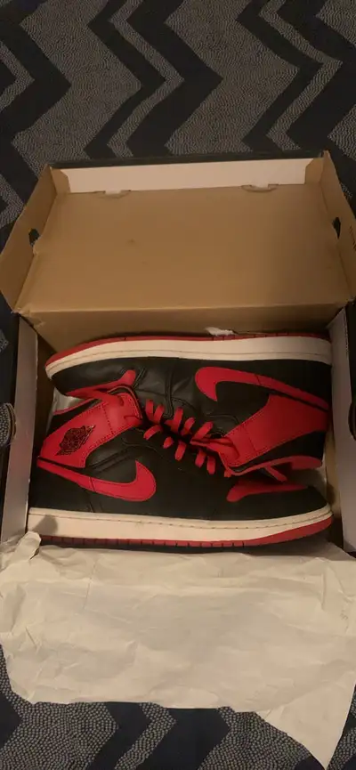 Jordan 1 Mid Alternate Bred, View more