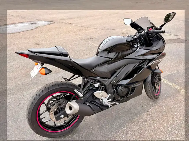 2024 Yamaha YZF-R3 – Single Owner – Only 2,304 km in Sport Bikes in Calgary - Image 7
