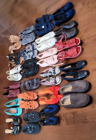 Lot 75$ chaussures toutes grandeurs/styles , View more