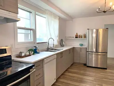 2Bed & 1 bath for rent main floor in house North York