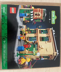 BNIB retired Lego Set 123 Sesame Street #21324