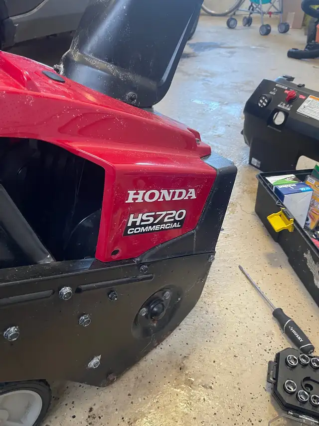 Tuneup your snowblower in Snowblowers in Oshawa / Durham Region - Image 7