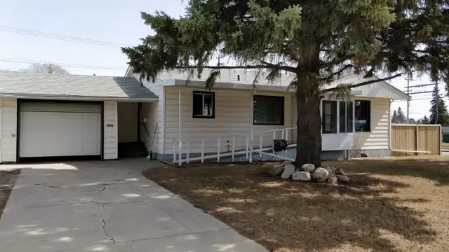 3 Bedroom   Garage Eastside House for Rent - Utilities Included