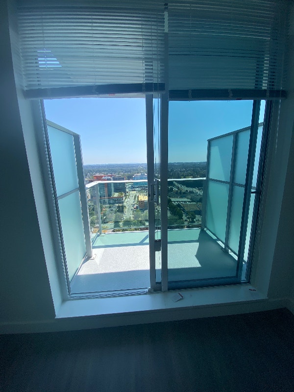 Surrey King Skytrain Station Newly Built 2br 2balcony Long