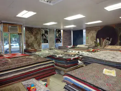Liquidation d'inventaire chez Tapis Arian au 6700 Côte-des-neige, View more