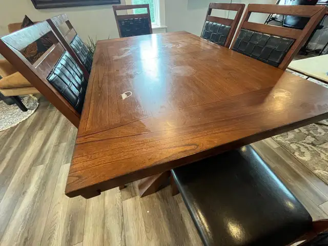 dinning table in Dining Tables & Sets in Bedford - Image 4