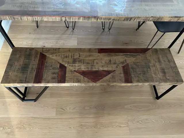 Solid Wood Dining Table and Bench Set in Dining Tables & Sets in Markham / York Region - Image 4