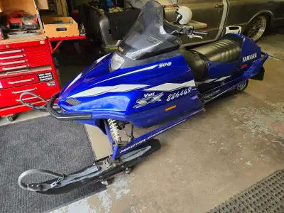 Wicked condition 98 Yamaha vmax 500 so sled. This sled is a wicked ditch banger, she rips. Fires up...