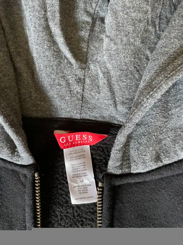 Selling Guess kids jacket - 14T in Kids & Youth in St. Albert - Image 8