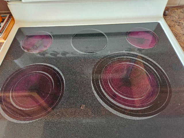 Fridge and stove dans Réfrigérateurs  à Région d’Oshawa/Durham - Image 2