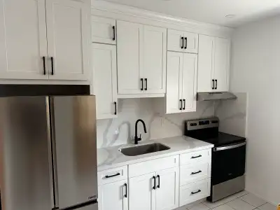 FULLY RENOVATED 2 BED 2 BATH HOME BARTON ST E & BIRCH AVE AREA