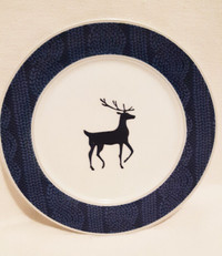 Set of 4 Dessert Plates - With Stag in Center and Blue Pattern
