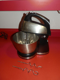 Baking tools, pans, molds, mixing bowls and more