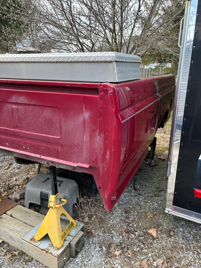 1992-1996 ford 8 foot truck box in Auto Body Parts in Norfolk County - Image 3