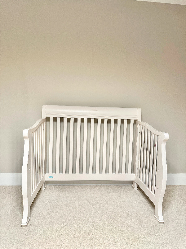 Full/toddler bed with crib conversion kit in Cribs in Markham / York Region