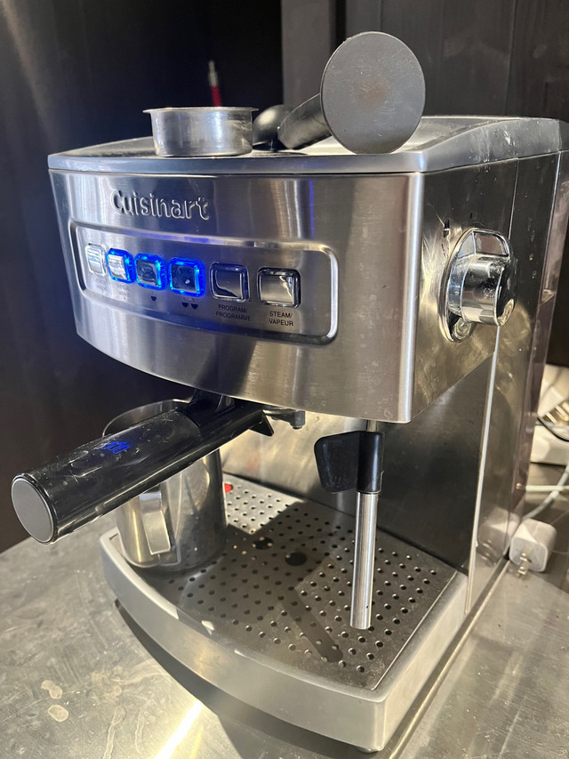Cuisinart Expresso machine dans Machines à café  à Saguenay - Image 2