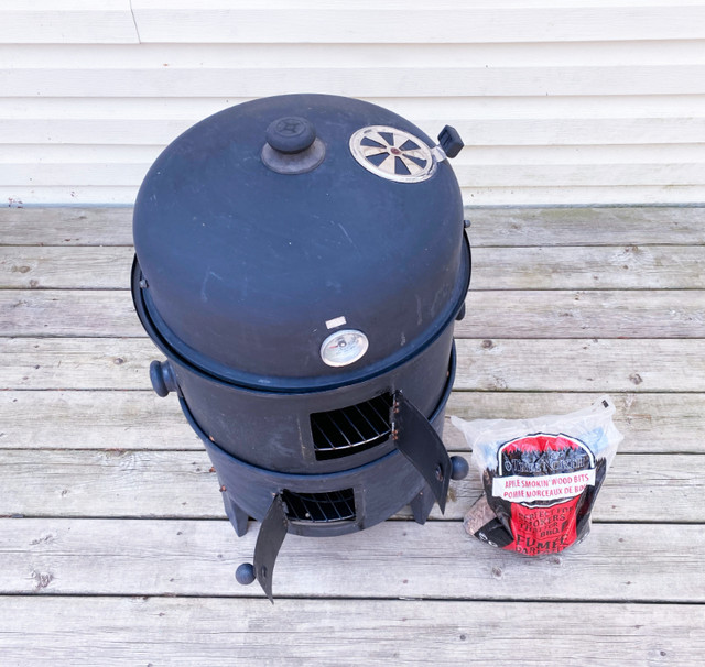 Master Chef vertical charcoal portable smoker in BBQs & Outdoor Cooking in Belleville - Image 4
