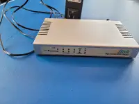 elLink 10/100 network hub réseau HPD748 High-Speed ADSL Router