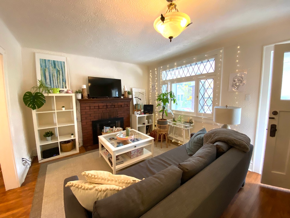 Main floor 2 bedroom apartment for rent in Hintonburg 2
