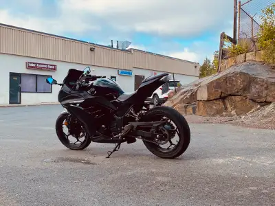 ️ 2014 Kawasaki Ninja 300 ABS – Clean, Lady Driven, Never Dropped – Musarri Exhaust Selling my 2014...