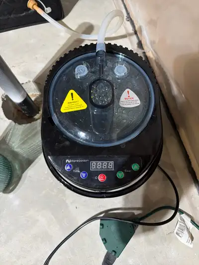 Nurecover steam sauna, good condition. For more information please visit this link: https://ca.nurec...