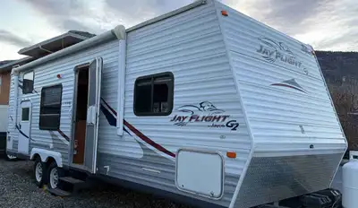 Great family trailer with new flooring and new electric jack, tires are two years old. Everything wo...